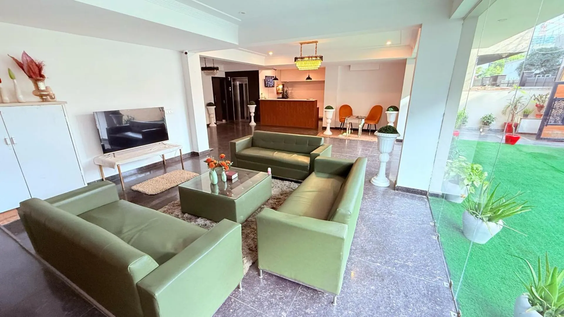 Akshay Corporate Hotel 구르가온 2*,  인도